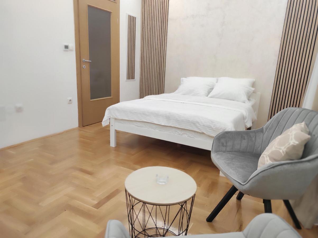 Studio Apartman Lukavica SJJ Exteriér fotografie