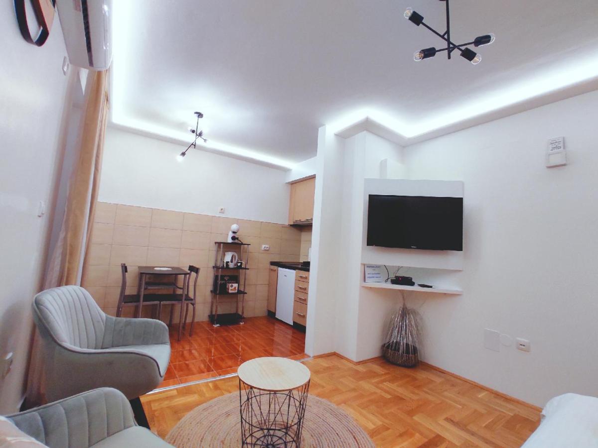 Studio Apartman Lukavica SJJ Exteriér fotografie